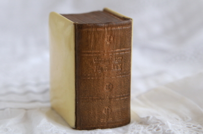 天使のセルロイド表紙祈祷書　エンジェルズヘッズ　ジョシュア・レイノルズ　イギリス　アンティークストリュフ