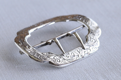 ハンドエングレービングシルバーバックル　イギリス　アンティークストリュフ