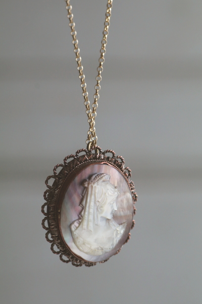 マザーオブパールカメオ　ペンダントブローチ　イタリア　アンティークストリュフ