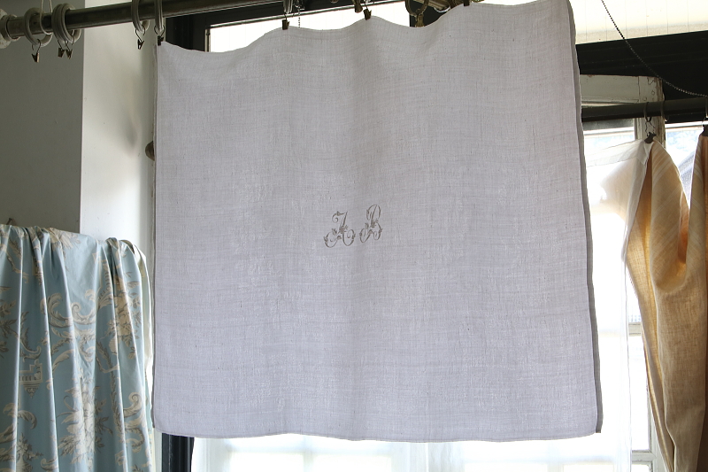 薔薇と紫陽花のダマスクセルヴィエット　フランス アンティークストリュフ