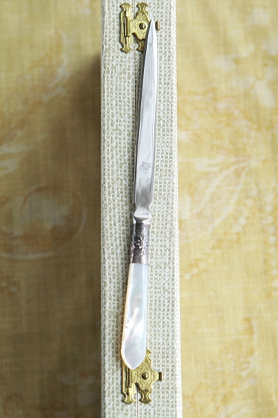 マザーオブパールハンドルペーパーナイフ　イギリス　アンティークストリュフ 20250502