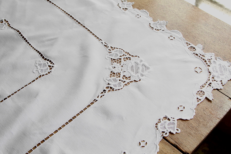 葡萄モチーフのニードルレース　リネンテーブルクロス　イギリス　アンティークストリュフ
