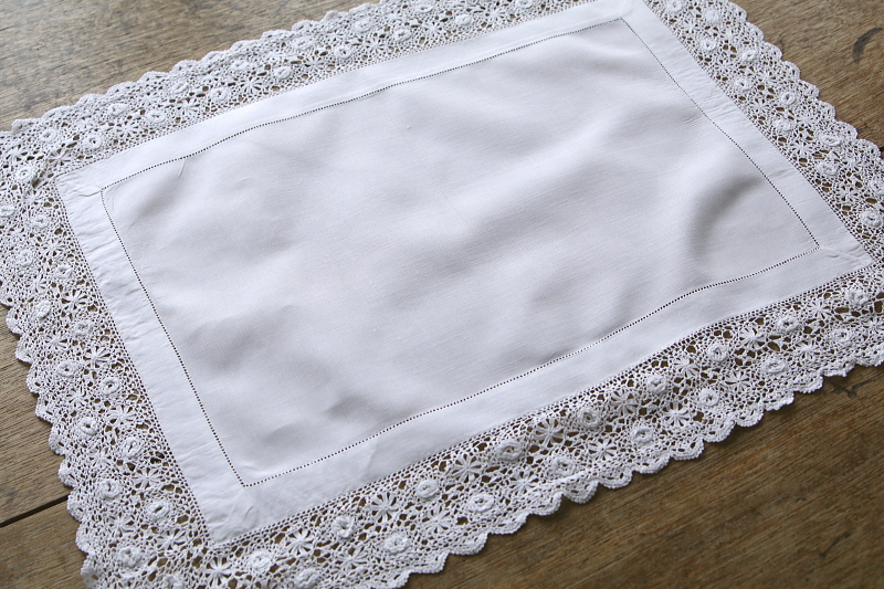 アイリッシュクロッシェリネンチェストトッパー　アイルランド　イギリス　アンティークストリュフ