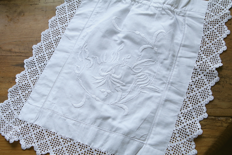 刺繍とクロッシェレース　ブラシ＆コームバッグ アンティークストリュフ