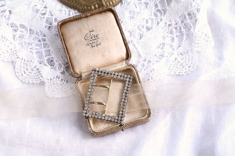 オールドペーストバックル　ヨーロッパ アンティークストリュフ