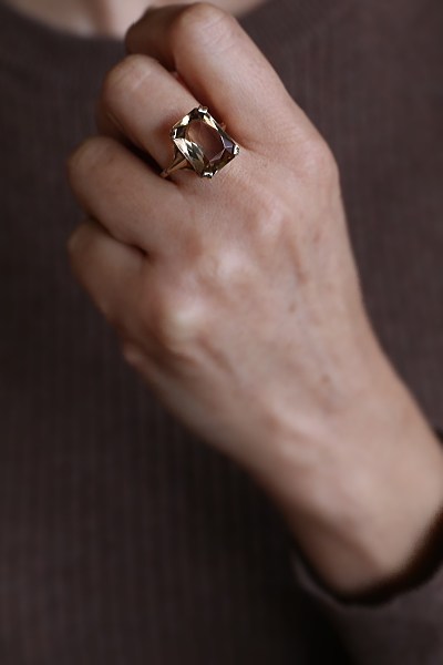 レクタングルスモーキークォーツリング　水晶　イギリス　アンティークストリュフ