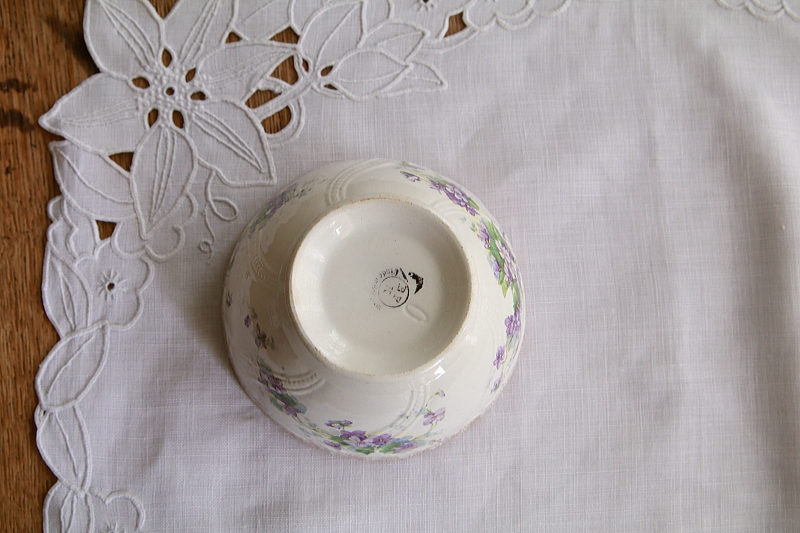 スミレのカフェオレボウル　Boch Frers Keramis ベルギー　アンティークストリュフ