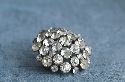 オールドペーストブローチ　コスチュームジュエリー　ヨーロッパ　アンティークストリュフ