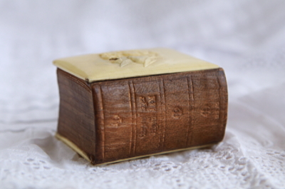 天使のセルロイド表紙祈祷書　エンジェルズヘッズ　ジョシュア・レイノルズ　イギリス　アンティークストリュフ