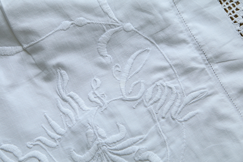 刺繍とクロッシェレース　ブラシ＆コームバッグ アンティークストリュフ