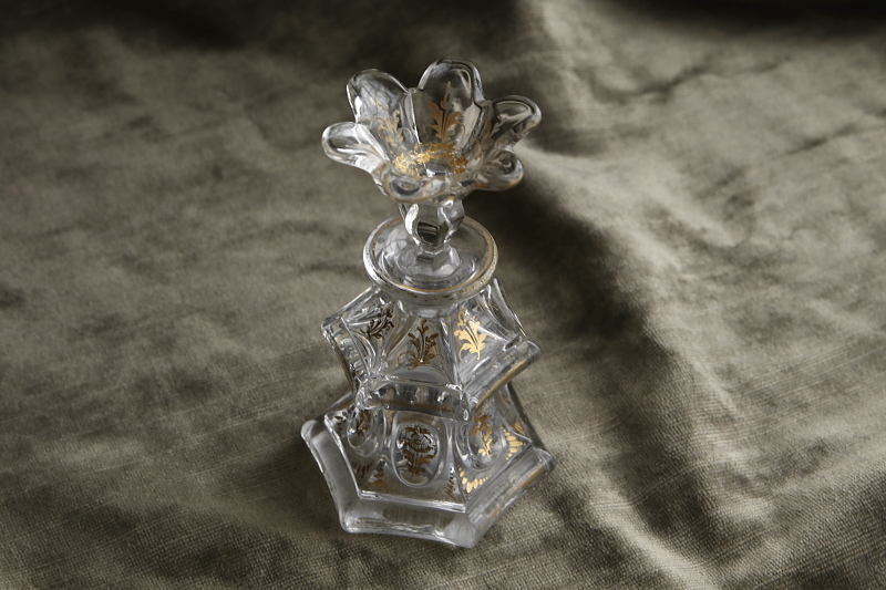 ヴィクトリアン　花のパフュームボトル　イギリス アンティークストリュフ
