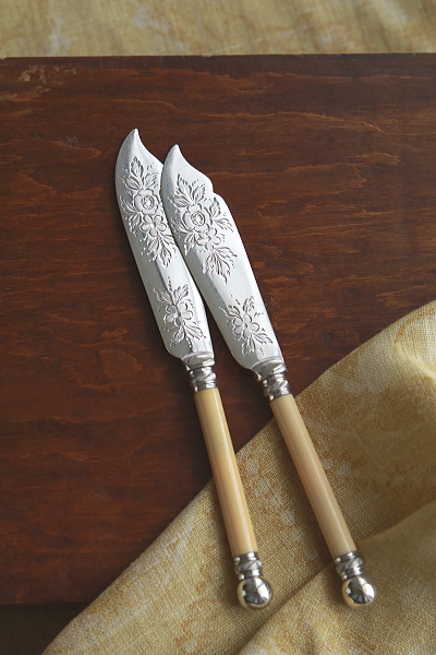 アイボリーハンドル　花の彫刻　JOHN SANDERSON & SON　イギリス　アンティークストリュフ