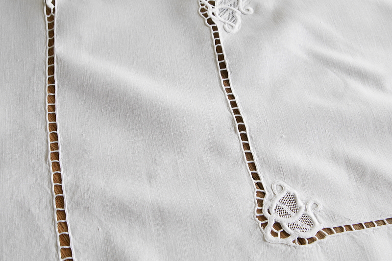 葡萄モチーフのニードルレース　リネンテーブルクロス　イギリス　アンティークストリュフ