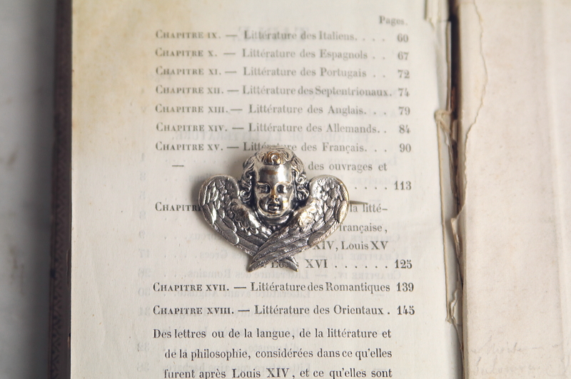 鍍銀の天使のブローチ　ヨーロッパ　アンティークストリュフ