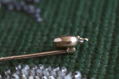 真珠飾りのゴールドハート　ピンブローチ　アンティークジュエリー　ヴィンテージアクセサリー　イギリス　アンティークストリュフ 20251211