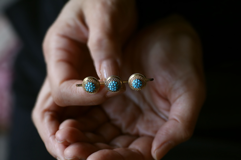 ヴィクトリアンターコイズバーブローチ　イギリス　アンティークストリュフ