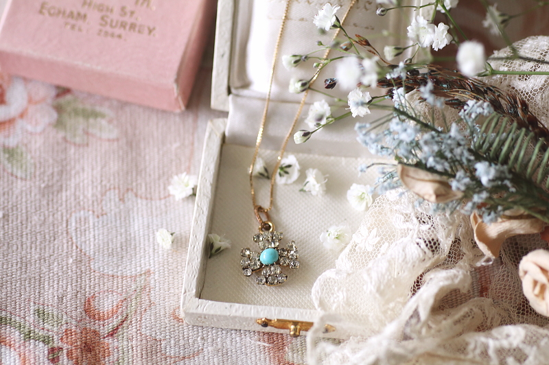 ターコイズアンドペースト　クロスペンダント　ヨーロッパ　アンティークストリュフ