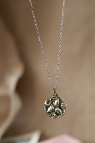 木の実のロケットペンダント　アール・ヌーヴォー　フランス　アンティークストリュフ