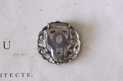 アールデコマーカサイト　シルバードレスクリップ　ヨーロッパ　アンティークストリュフ