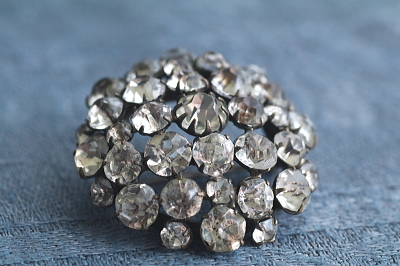 オールドペーストブローチ　コスチュームジュエリー　ヨーロッパ　アンティークストリュフ