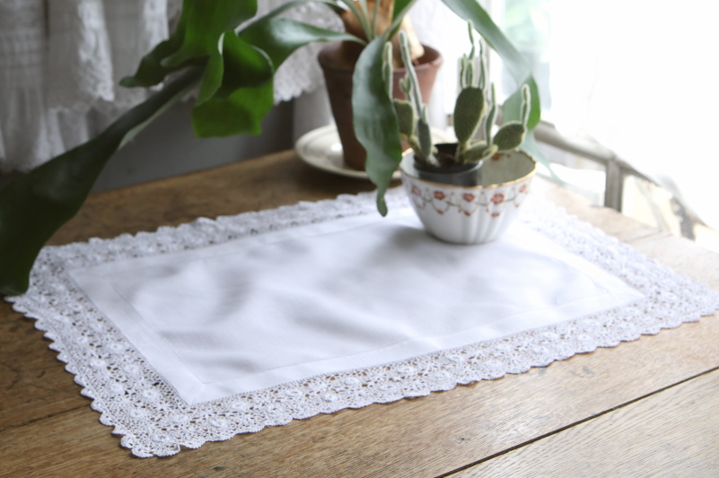 アイリッシュクロッシェリネンチェストトッパー　アイルランド　イギリス　アンティークストリュフ