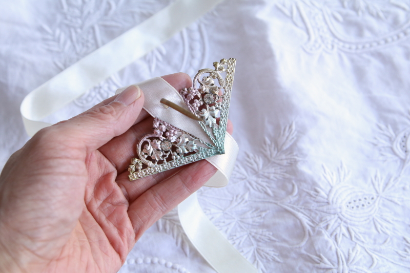 ペースト飾りのアイビーバックル　ヨーロッパ　アンティークストリュフ