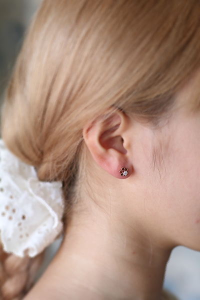 オールドマインカットダイヤモンドピアス　フラワーイヤリング　ヨーロッパ アンティークストリュフ