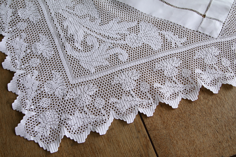 アザミのクロッシェブレード　リネンテーブルクロス　イギリス アンティークストリュフ