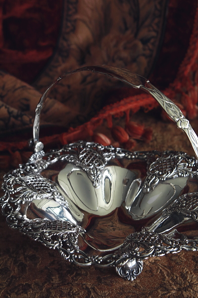 レースワークケーキバスケット　ヴィクトリアン　LEE & WIGFULL　イギリス　アンティークストリュフ 20250604