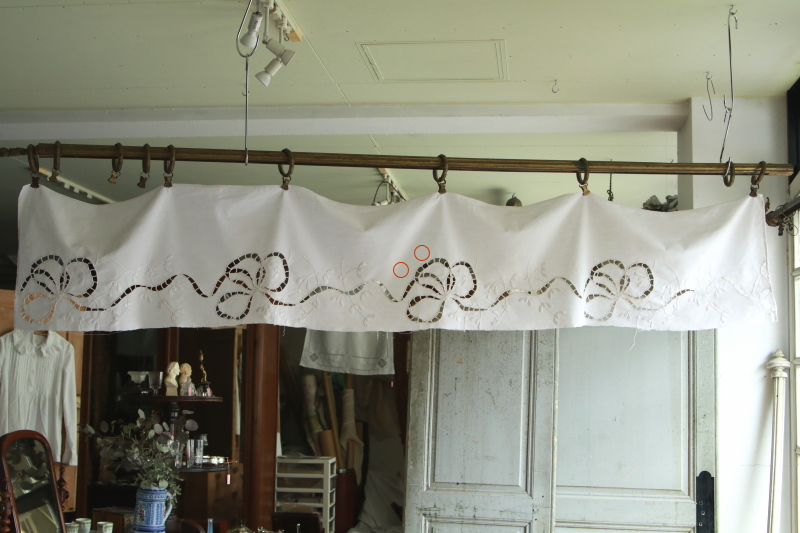 ヤドリギとリボン　カットワーク刺繍パネル　フランス　アンティークストリュフ