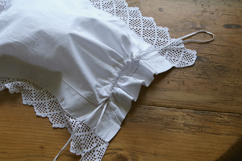 刺繍とクロッシェレース　ブラシ＆コームバッグ アンティークストリュフ