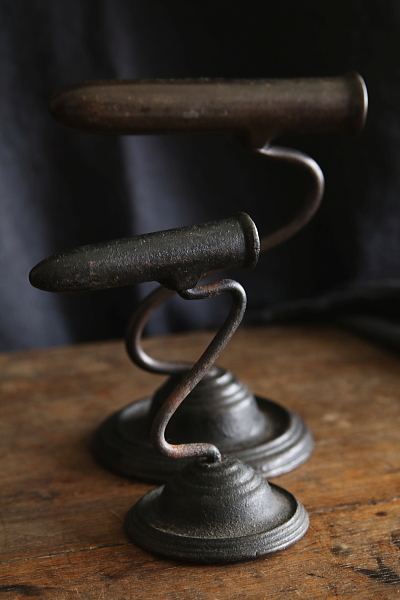 ヴィクトリアンタリーアイロン　ゴッファリングアイロン　イギリス　 アンティークストリュフ 20260109