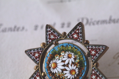 マイクロモザイクデイジーブローチ　イタリア　アンティークストリュフ