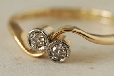 オールドカットダイヤモンド　トワ・エ・モアリング　イギリス　アンティークストリュフ