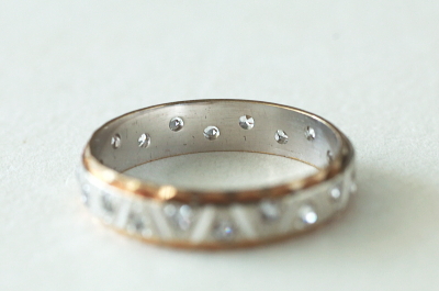 ホワイトスピネルエタニティリング　イギリス　アンティークストリュフ