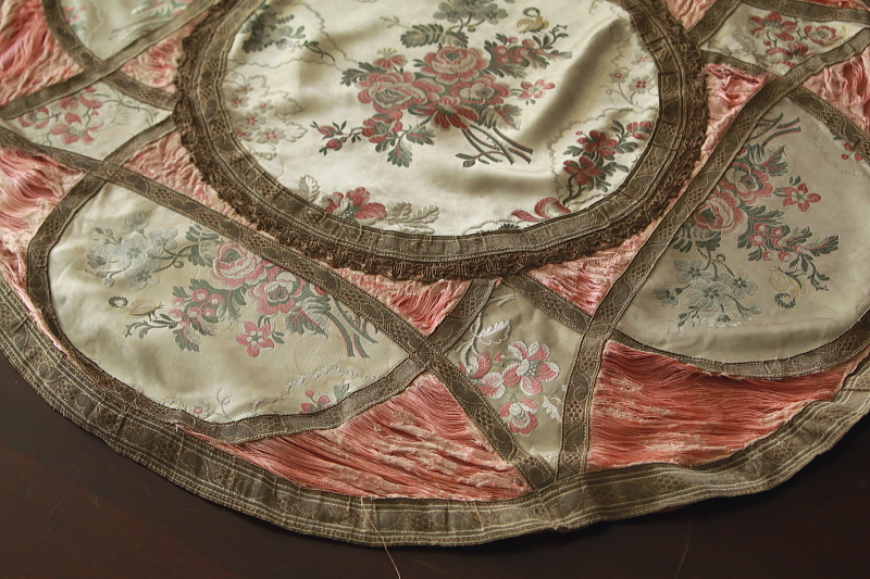 薔薇のシルクマット　フランス　アンティークストリュフ