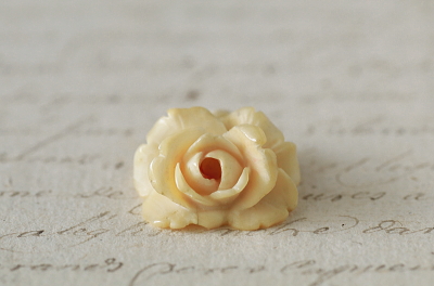 アイボリーローズペンダントネックレス　ヨーロッパ　アンティークストリュフ