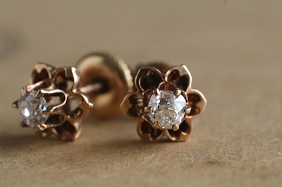 オールドマインカットダイヤモンドピアス　フラワーイヤリング　ヨーロッパ アンティークストリュフ