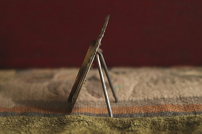 リボン飾りの小さなフォトスタンド　フランス　アンティークストリュフ