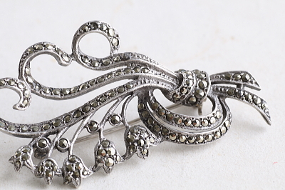 マーカサイトシルバーブローチ　スズラン　ヨーロッパ　アンティークストリュフ