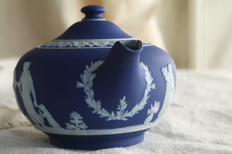 WEDGWOOD　ジャスパーウェアティーポット　イギリス アンティークストリュフ