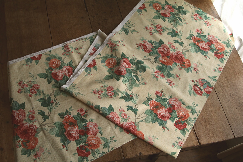 薔薇のプリントファブリック　sanderson サンダーソン　イギリス アンティークストリュフ