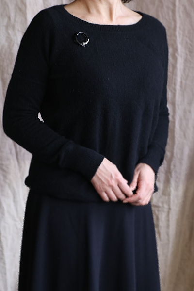 オニキスサークルブローチ　マーカサイト　シルバー　ヨーロッパ　アンティークストリュフ