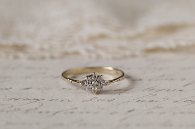 メレダイヤ　ダイヤシェイプリング　イギリス　アンティークストリュフ