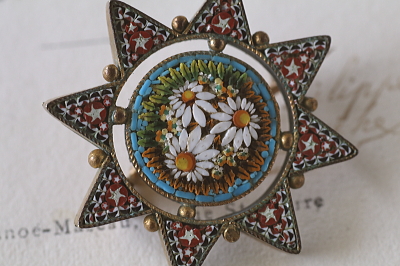 マイクロモザイクデイジーブローチ　イタリア　アンティークストリュフ
