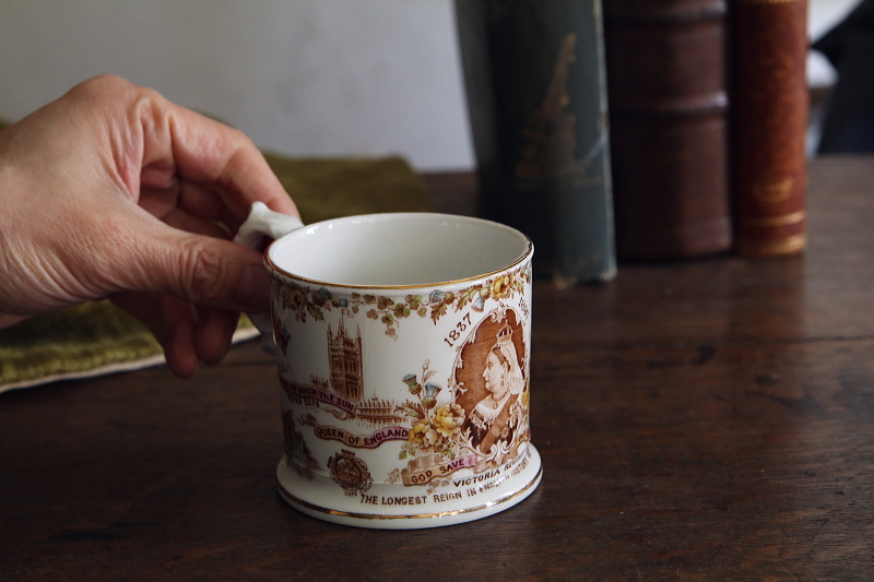 ヴィクトリア女王　ダイヤモンドジュビリーマグ　aynsley whiteleys イギリス　アンティークストリュフ