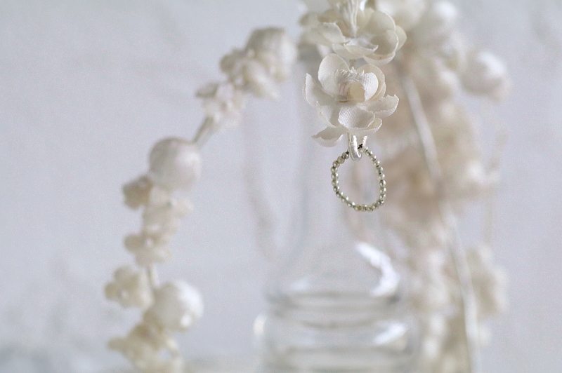 ヴィクトリアン　グラスパールベビーリング　イギリス　アンティークストリュフ