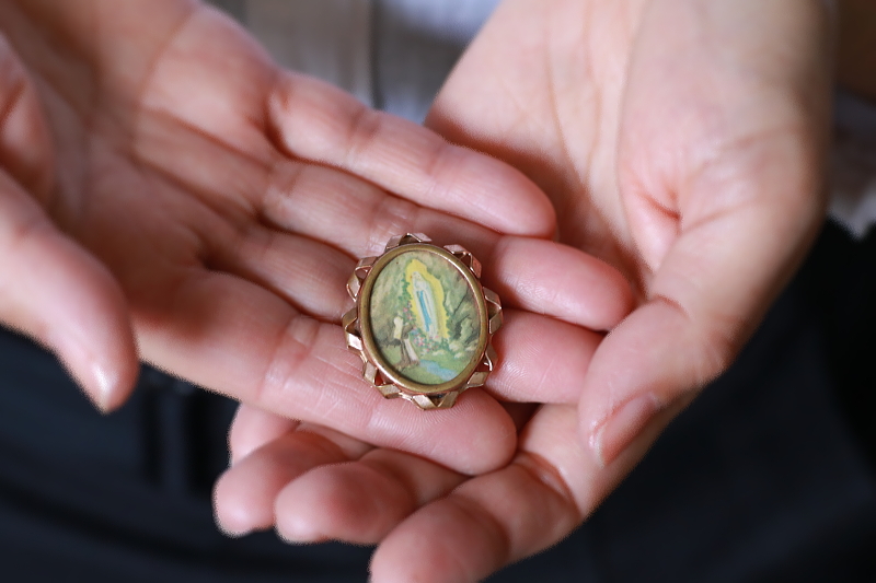 ルルドのスーベニールブローチ　フランス　アンティークストリュフ