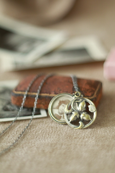 木の実のロケットペンダント　アール・ヌーヴォー　フランス　アンティークストリュフ 20250527