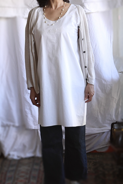 イニシャル刺繍のリネンナイティ　フランス　アンティークストリュフ